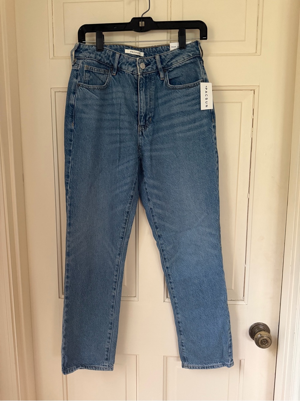 PacSun Straight Leg High-Rise Jeans in Medium Blue Wash